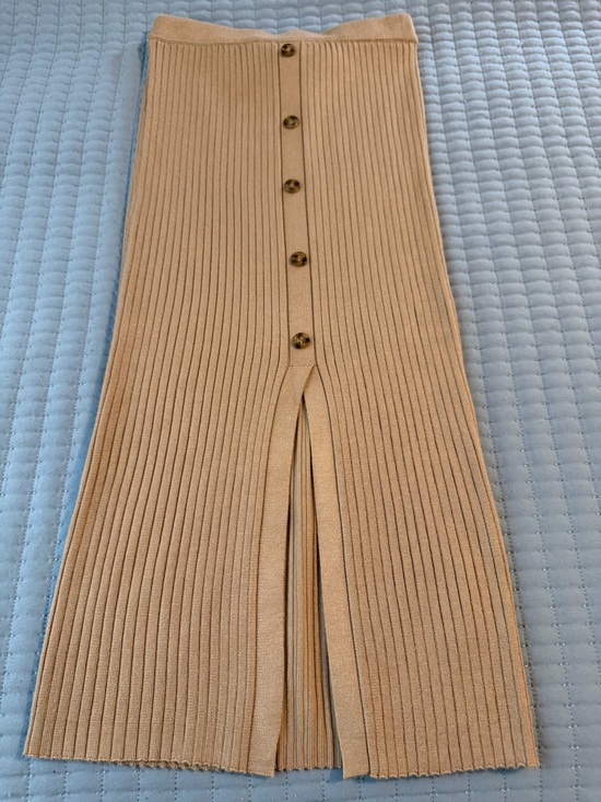 Love Tree Dresses & Skirts - Women’s sz S Love Tree Ribbed Knit Midi Skirt in Camel Brown